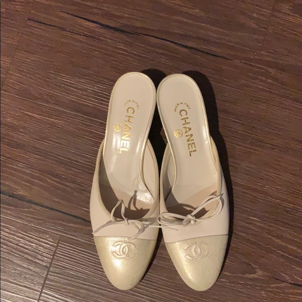 Small heel Chanel shoes